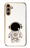 Eiroo Astronot Samsung Galaxy A04s Standl Beyaz Silikon Klf