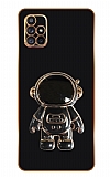 Eiroo Astronot Samsung Galaxy A71 Standl Siyah Silikon Klf