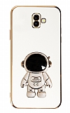 Eiroo Astronot Samsung Galaxy J6 Plus Standl Beyaz Silikon Klf