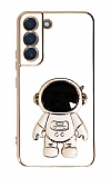 Eiroo Astronot Samsung Galaxy S22 Plus 5G Standl Beyaz Silikon Klf