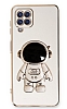 Eiroo Astronot Samsung Galaxy M32 Standl Beyaz Silikon Klf